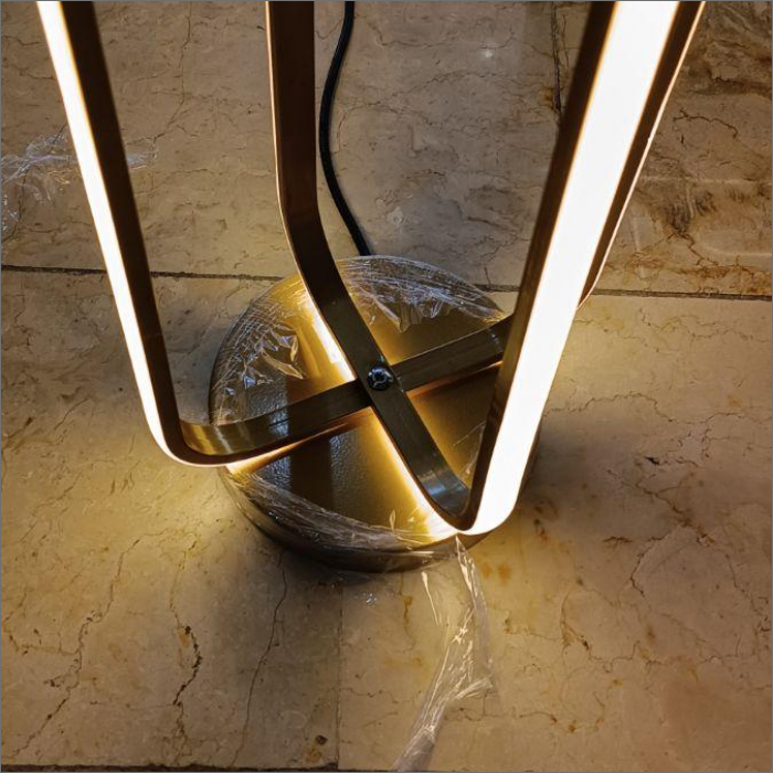 آباژور ایستاده مدرن طرح مناره کد00237 - خرید بهترین کیفیت و قیمت در فروشگاه فروشگاه روشنایی دلوری